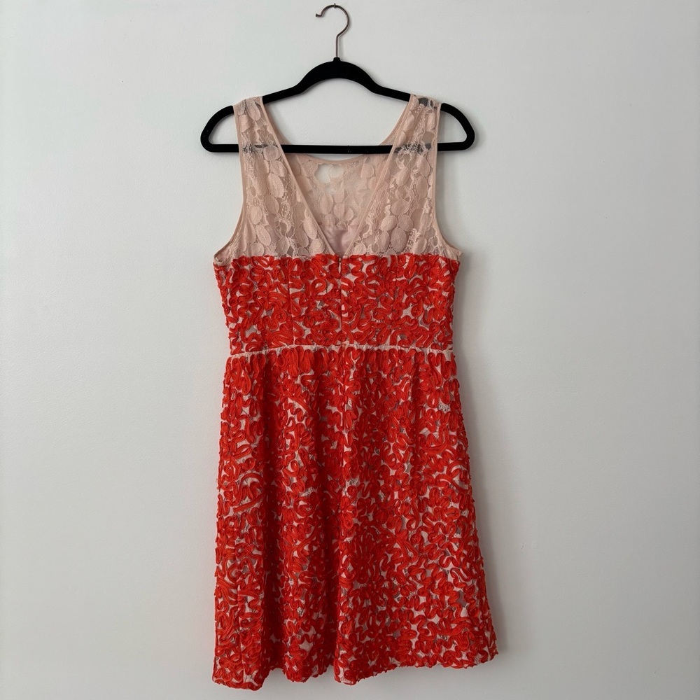 Trina Turk Women’s Lace Cocktail Dress - Picture 3 of 4